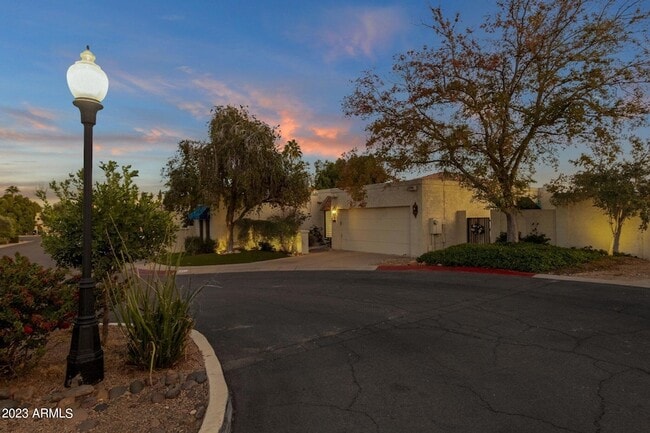 Photo - 4611 E Desert Drive Unit House