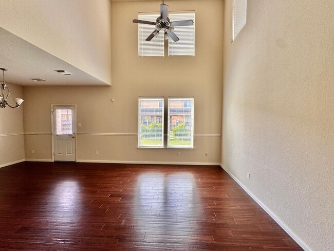 Building Photo - 3947 Calgary Cir