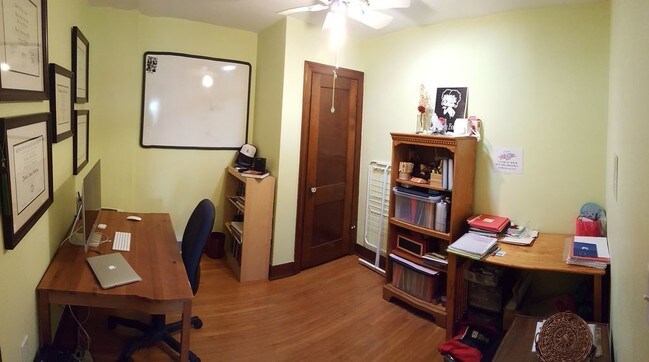 Building Photo - 802 Division St