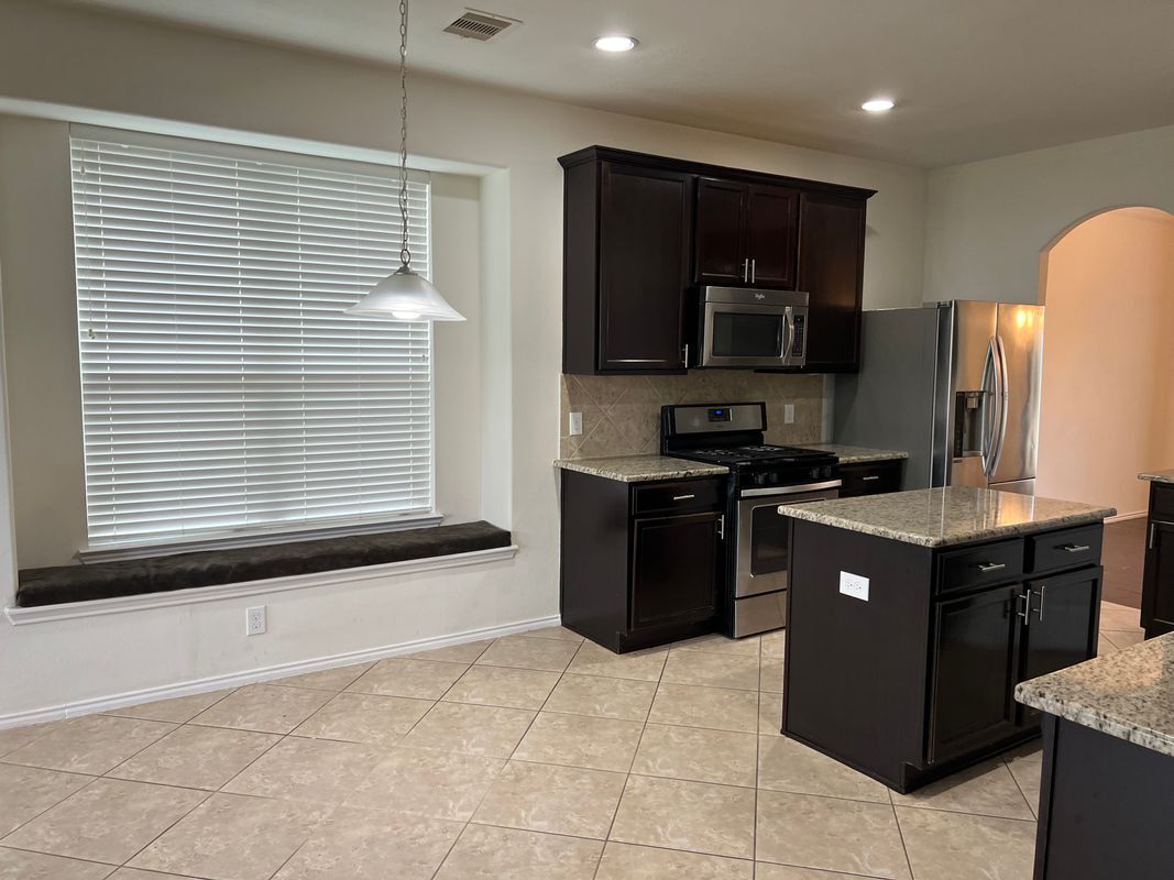 Foto del edificio - 5631 Jay Thrush Dr