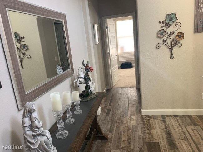 Building Photo - 4 br, 4 bath House - 235 W Hayward Ln
