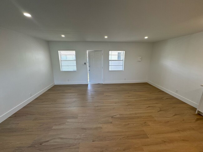 Foto del edificio - La Siesta Apartments I LLC