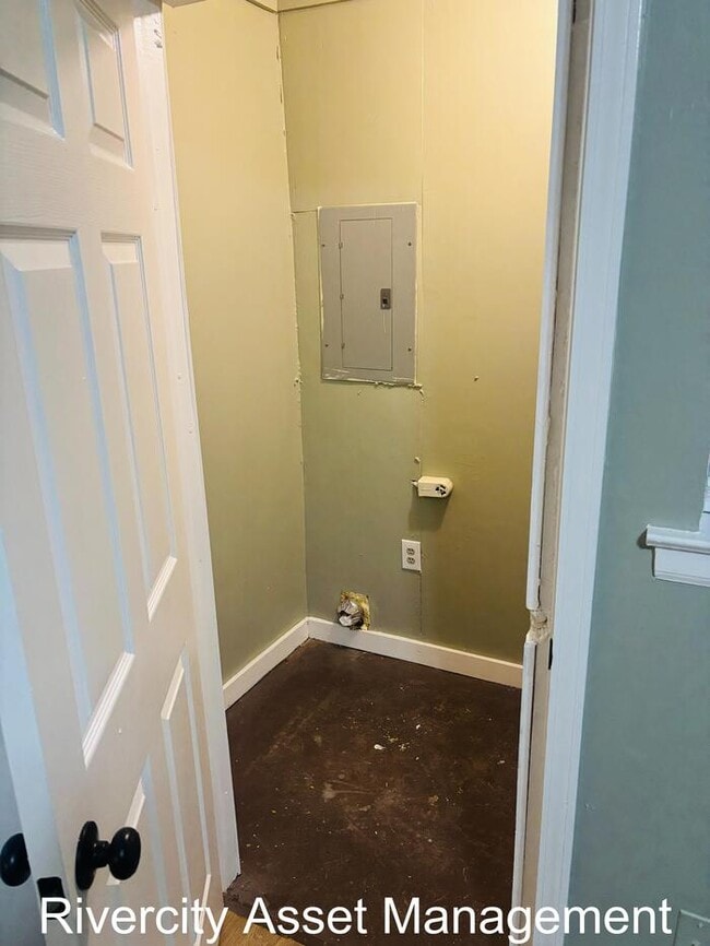 Foto del edificio - Charming Duplex Near University of Memphis...