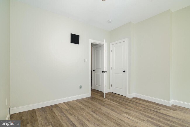 Building Photo - 3228 Scotts Ln