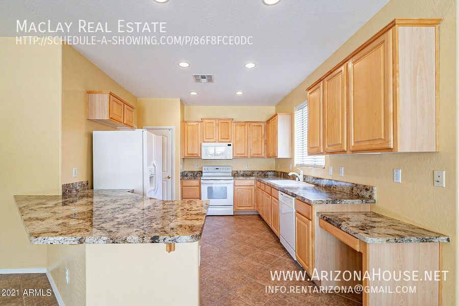 Building Photo - available after aug 1st * beautiful 3 bedr...