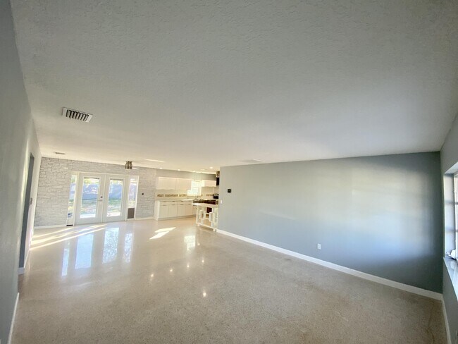 Building Photo - 455 Harwood Ave