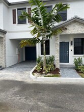 Building Photo - 2831 SW 16th Terrace