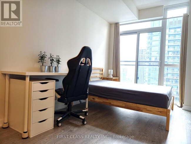 Building Photo - 99 John St