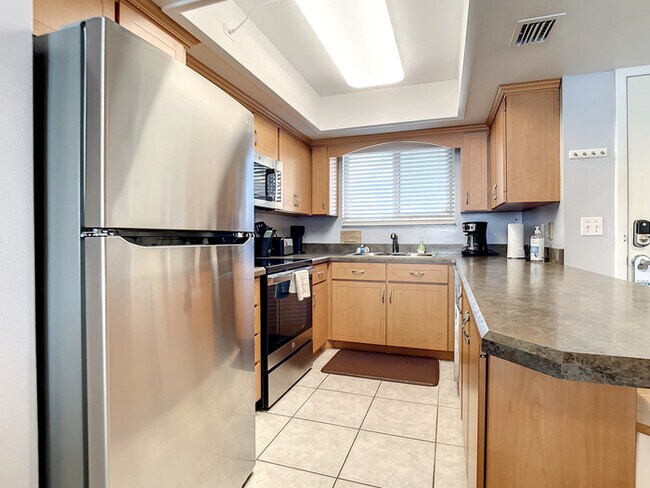 Building Photo - Oceania Beach Club 403