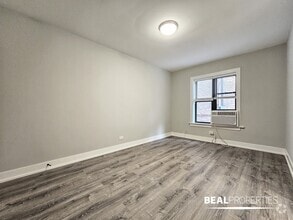 Building Photo - 429 W Belden Ave