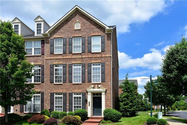 Building Photo - 4021 Village Run Rd