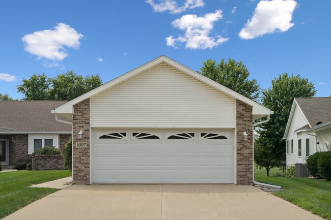 Building Photo - 4307 Briarwood Dr