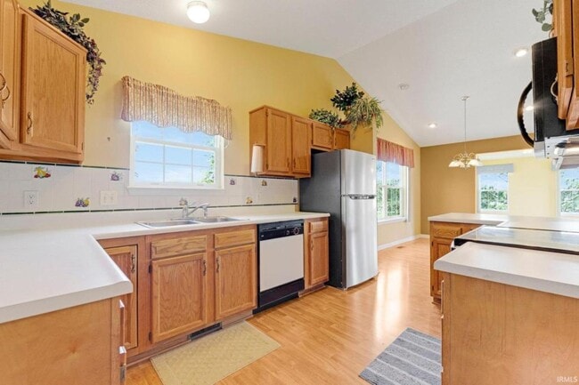 Building Photo - 8928 Goshawk Ln