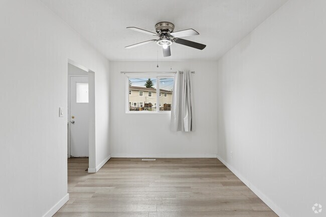 2 chambres, 1 salle de bain - 79 m² - Salle à manger - Wedgewood Townhomes