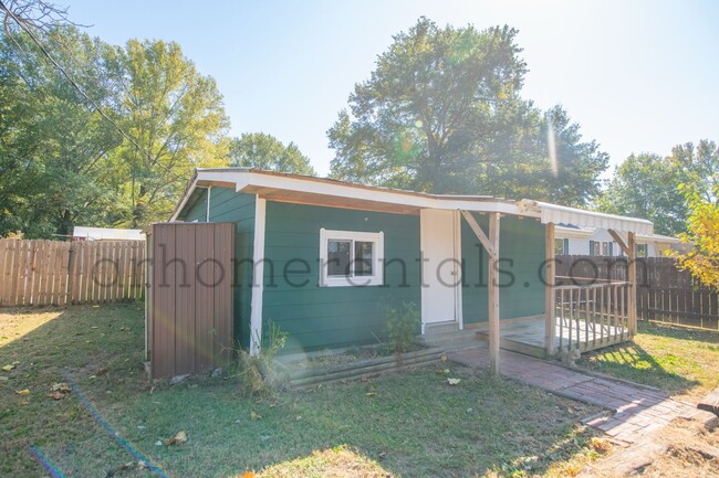 Building Photo - 10 Stamps Ln