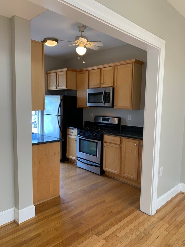 Kitchen - 319 N 2nd St