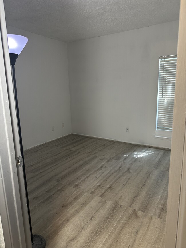 Bedroom - 10051 Westpark Dr
