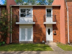 Building Photo - 7702 Belcrest Pl