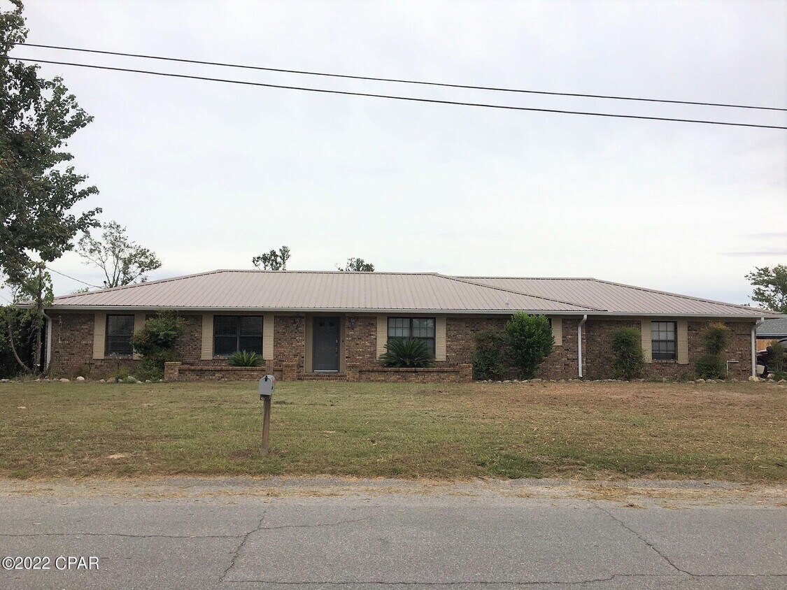 Primary Photo - 5113 N Lakewood Dr