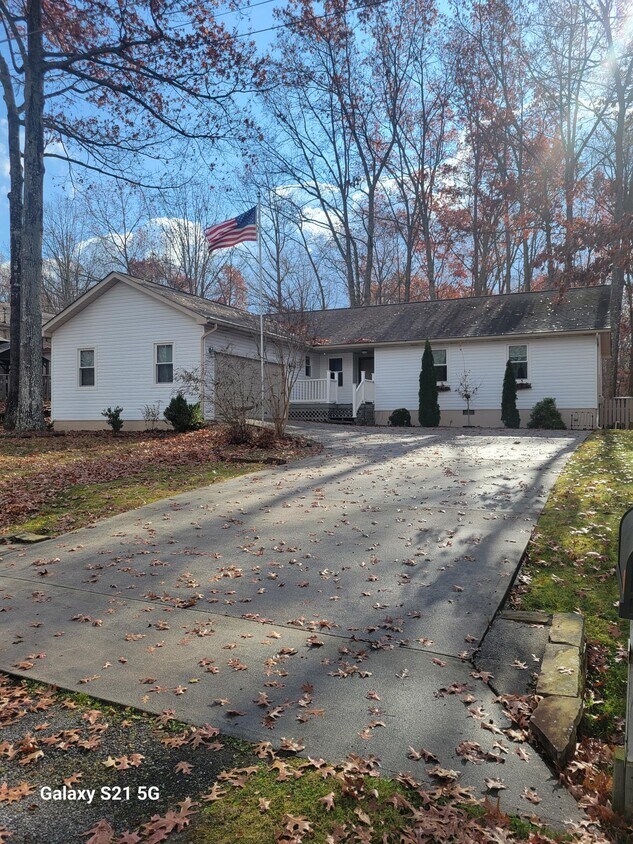 Foto principal - 140 Shelley Ln