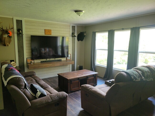 Foto del edificio - 659 Cold Creek Rd