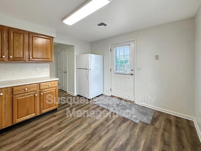 Foto del edificio - 339 E Derry Rd