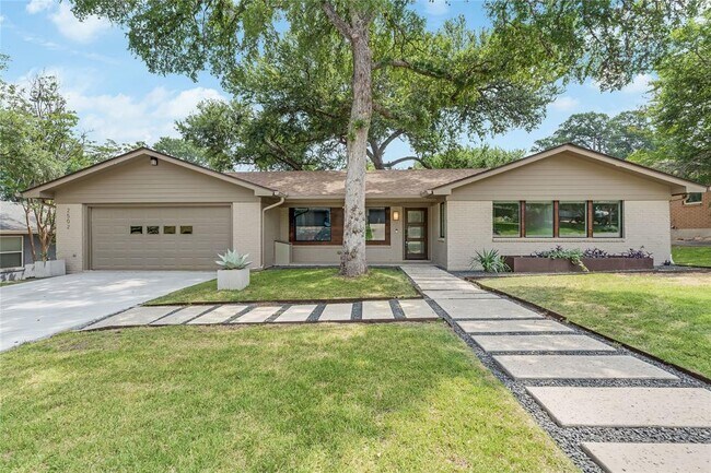Foto del edificio - 2502 Spring Creek Dr