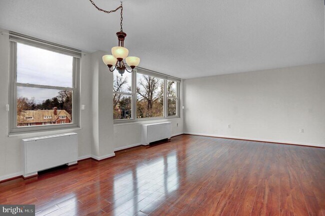 Foto del edificio - 4401 Roland Ave