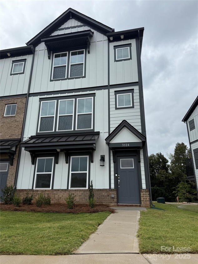 Primary Photo - 3124 Stelfox St