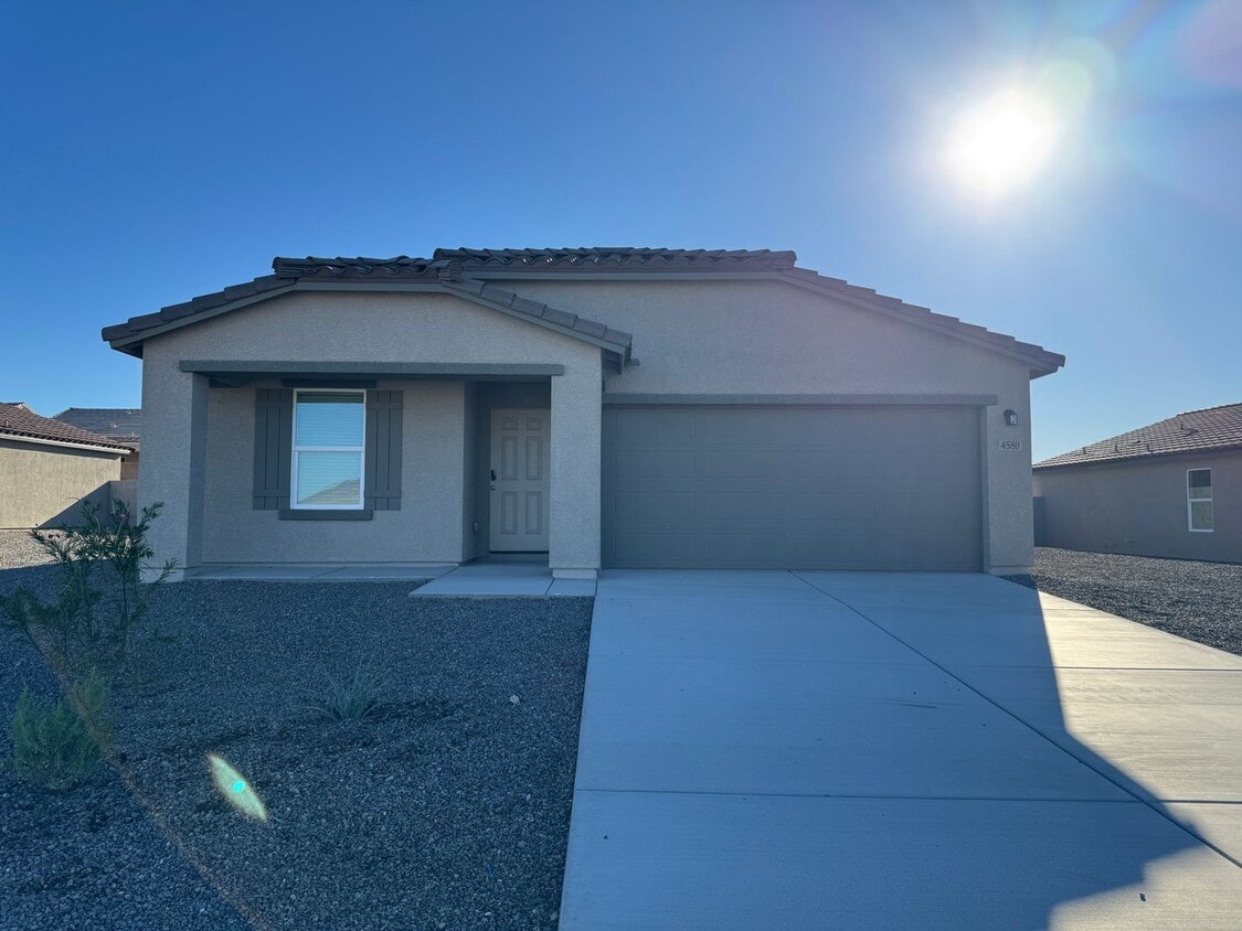 Foto principal - New Construction home in Fort Mohave