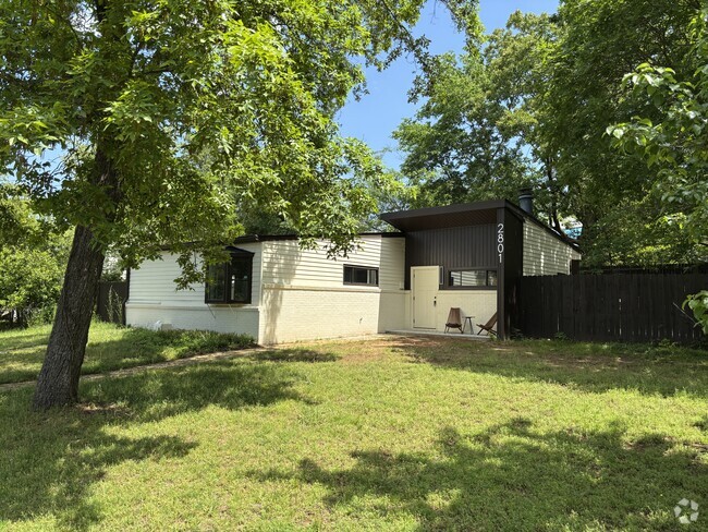 Building Photo - 2801 Circlewood Rd
