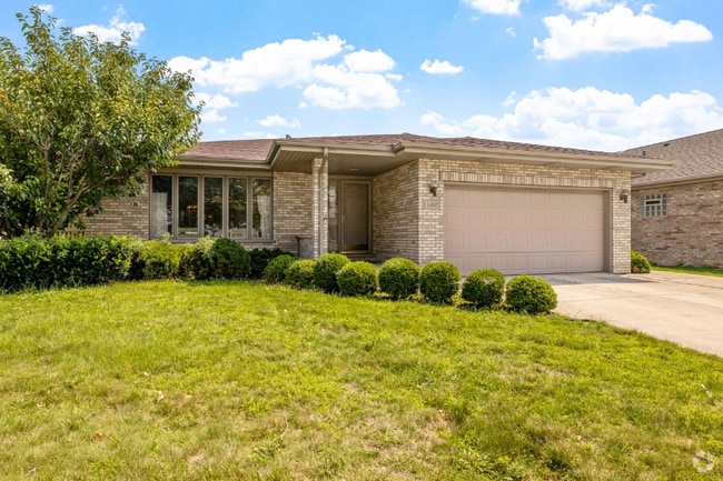 Building Photo - 11405 Foxwoods Dr