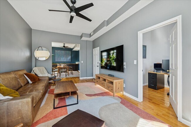 Foto del edificio - 3024 N Sawyer Ave