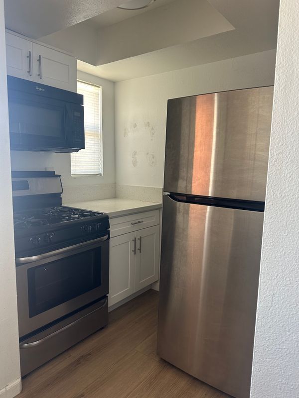 Foto del edificio - 1137 N Louise St