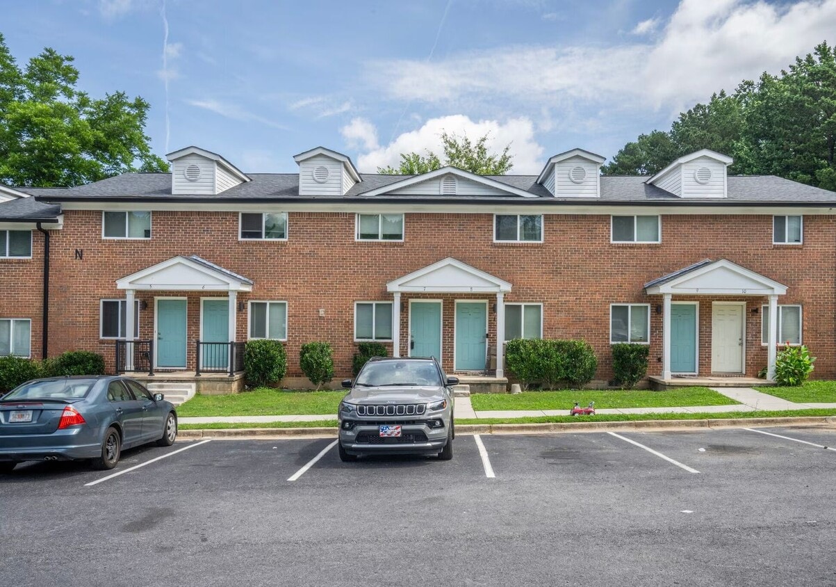Gated Community Near Collier Park - Gated Community Near Collier Park