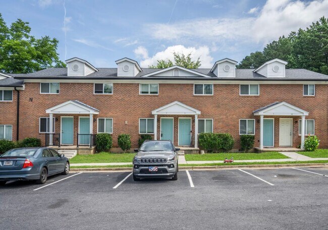Gated Community Near Collier Park - Gated Community Near Collier Park Apartment
