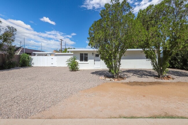 Building Photo - 1132 S Eli Dr