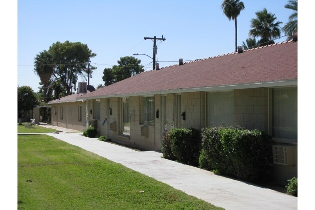 Building Photo - 1122 E Maryland Ave