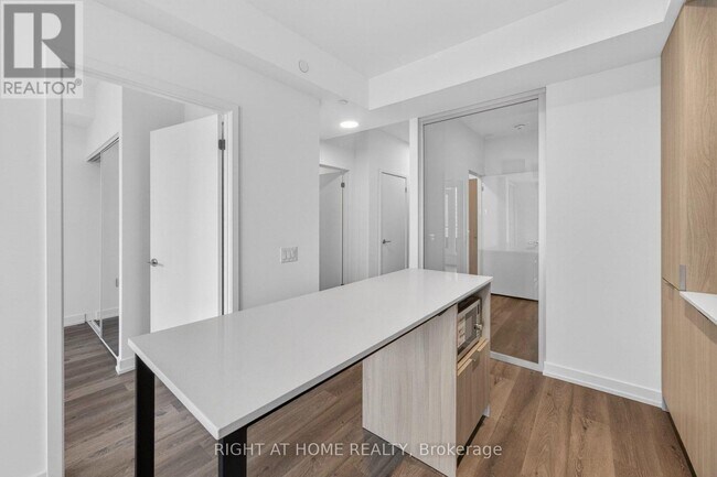 Building Photo - 395 Square One Dr