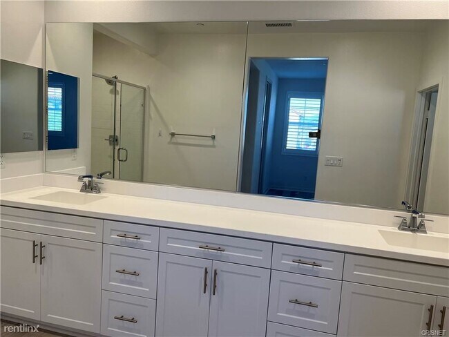 Building Photo - 3 br, 2.5 bath Townhome - 28635 Solana Ct
