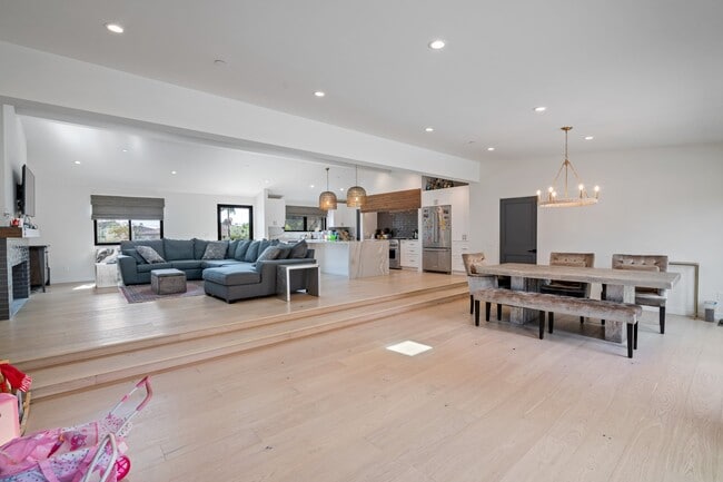 Building Photo - 3116 Calle Fresno