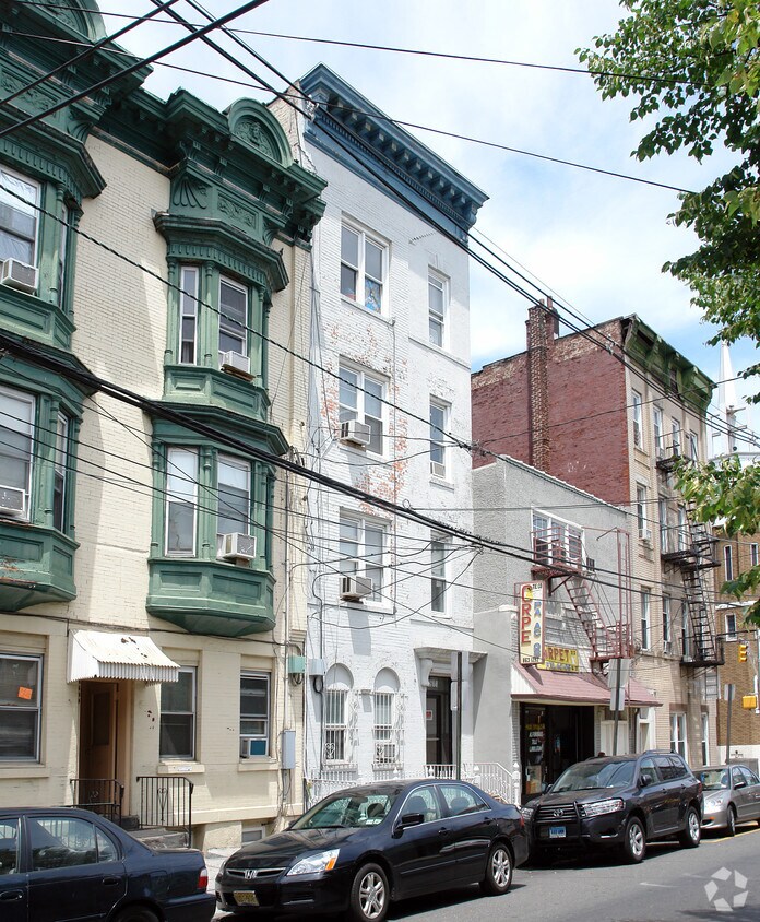 Foto principal - 3811 Palisade Ave