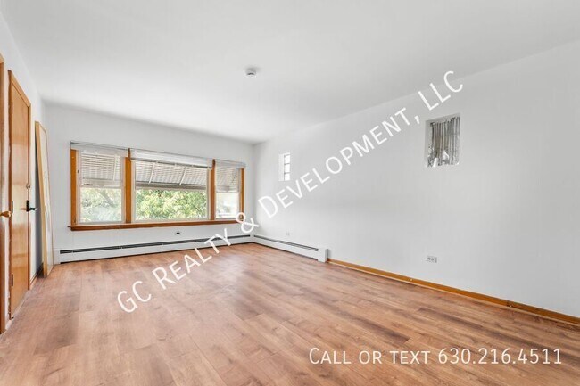 Foto del edificio - 2517 N Laramie Ave
