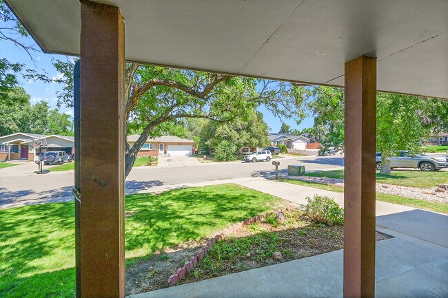 Building Photo - 2742 W 22nd Street Dr