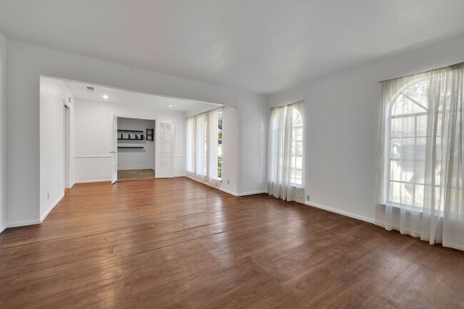 Building Photo - Castle Hills Home for Rent available for A...