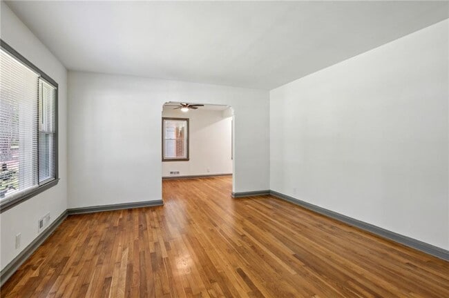 Building Photo - 1843 Longdale Dr