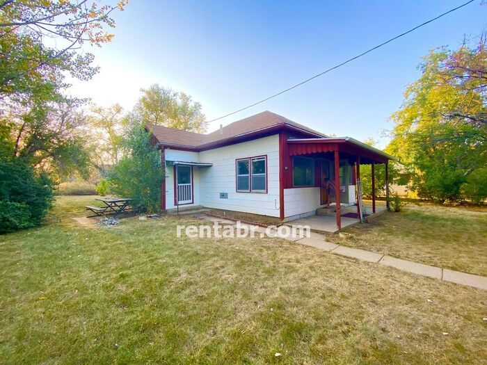 Primary Photo - 547 East Street