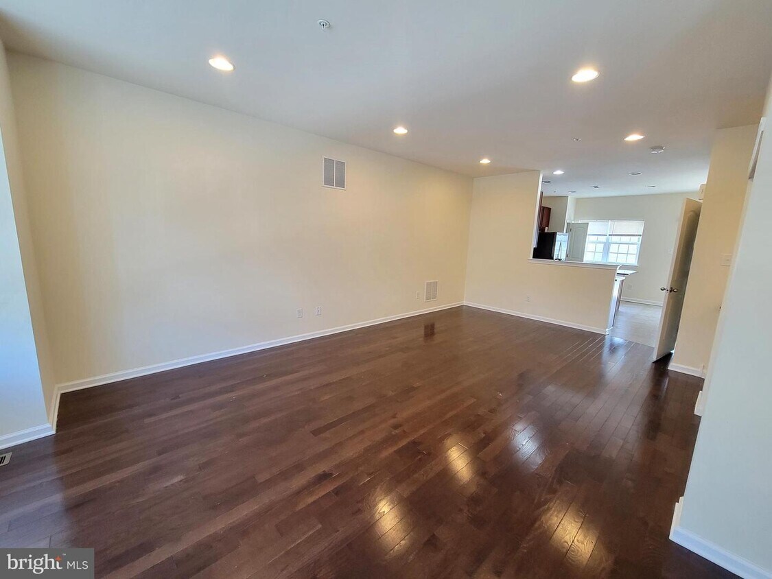 Foto principal - 160 Mercer Ct