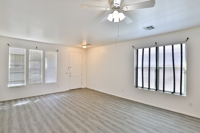 Foto del edificio - 3102 W Belle Ave