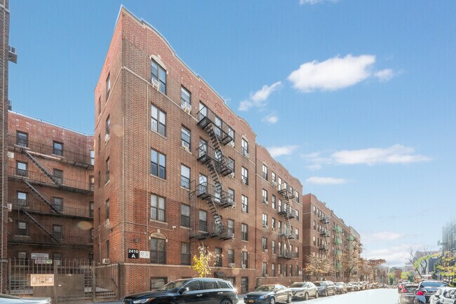 Building Photo - 2410 Davidson Ave